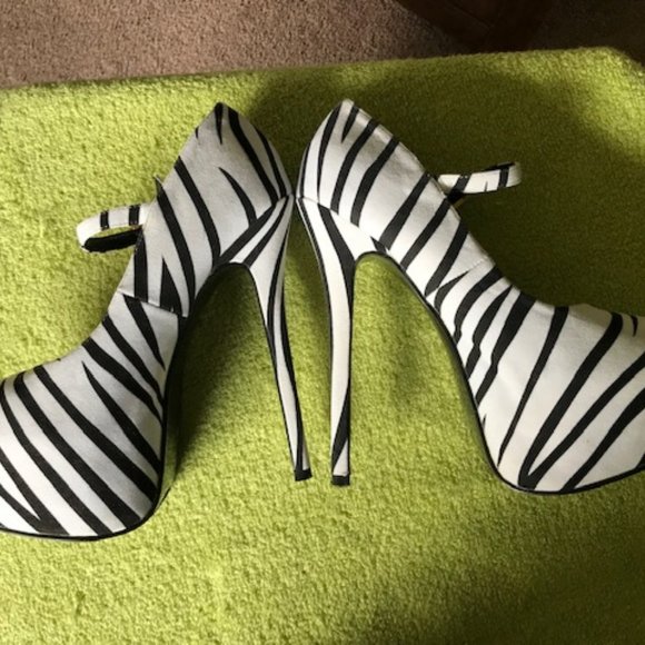 ALBA Zebra print platform heels size 7.5 - Picture 7 of 8